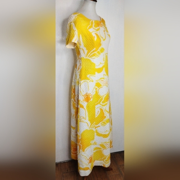VINTAGE HAWAIIAN COTTON PIQUE LUAU GOWN - Picture 5 of 10